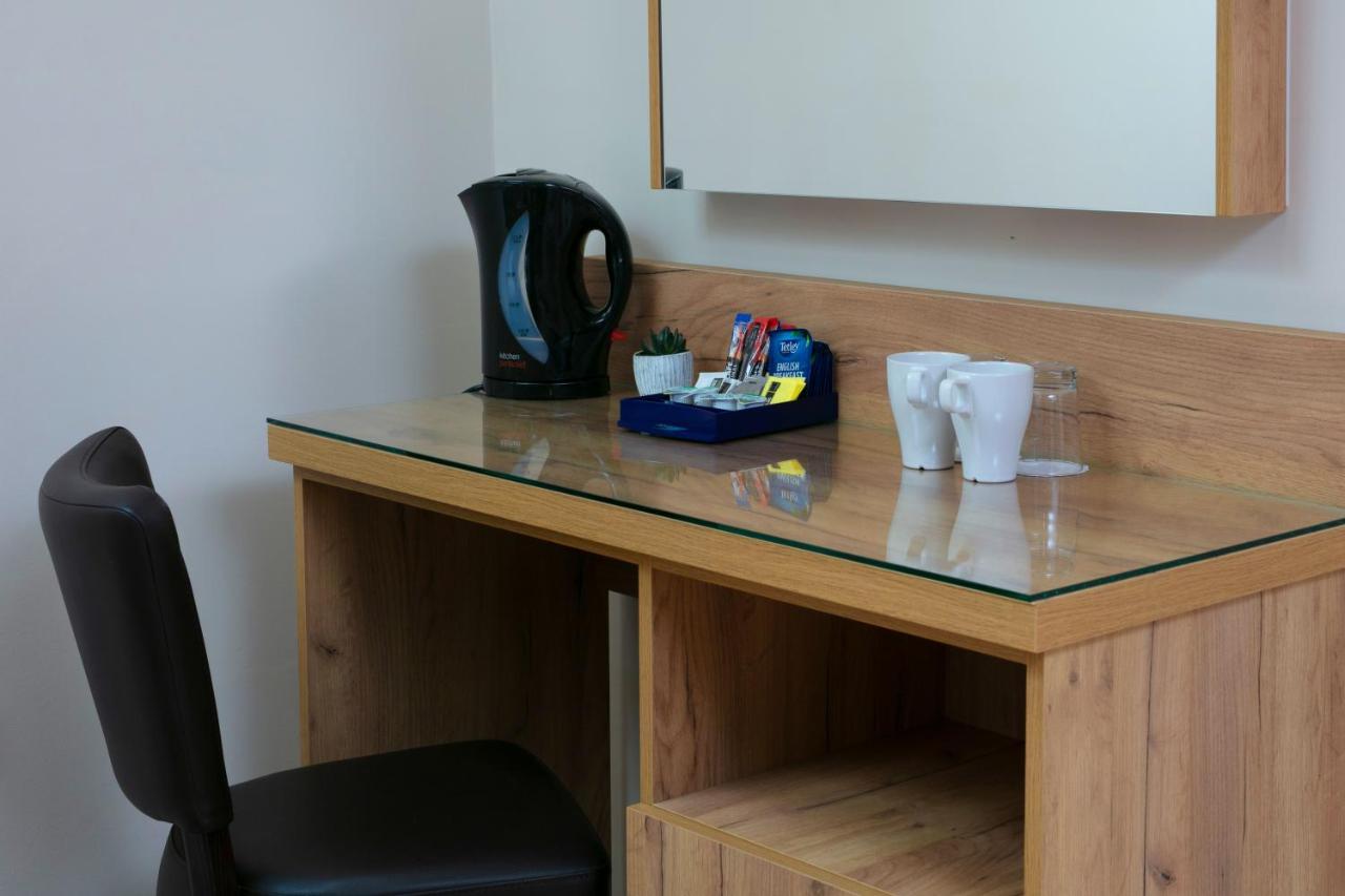 Best Western Northfields Ealing Hotel London Exteriör bild